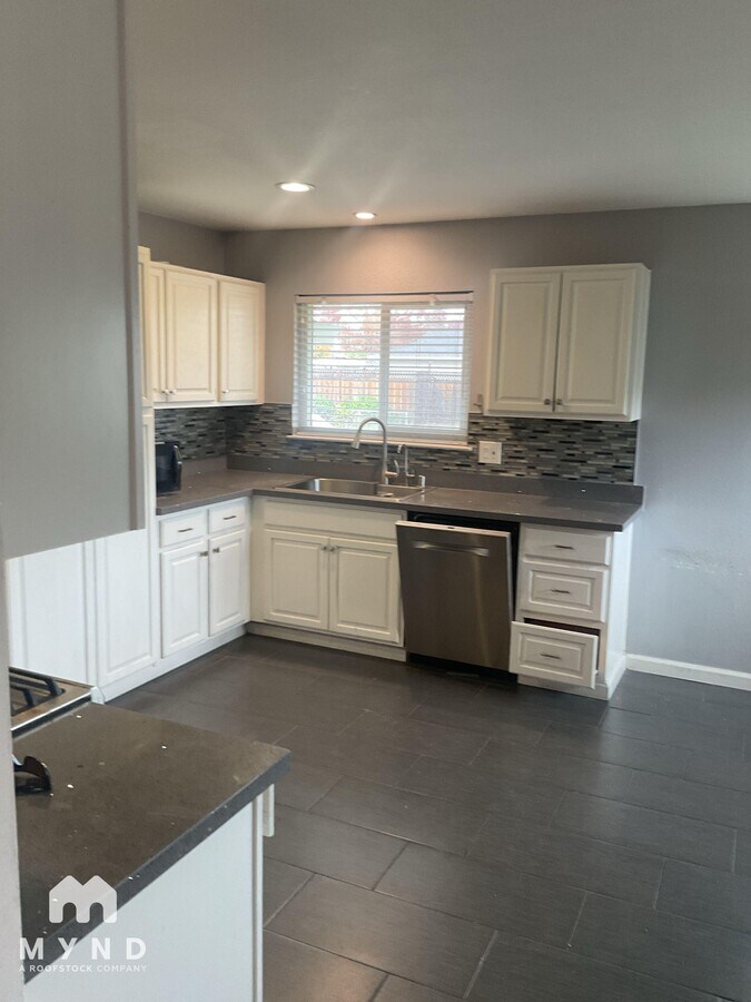 Photo - 1458 Ridgewood Dr