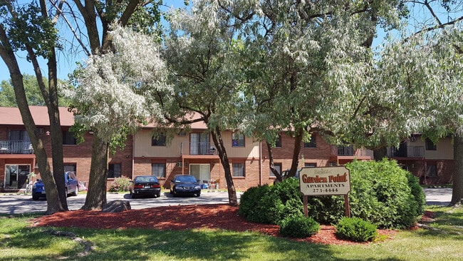 Photo - Garden Point Apartments