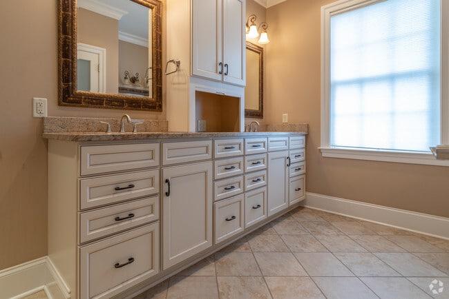 Bathroom - Capitol View Apartments