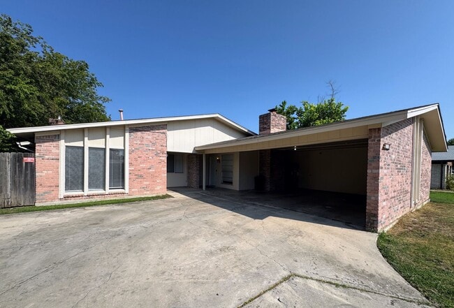Building Photo - 2209 Wheeler Ave Rental