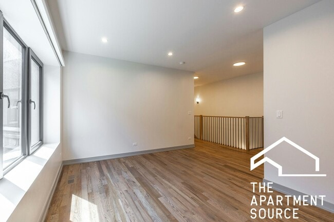 Photo - 1339 W Estes Ave