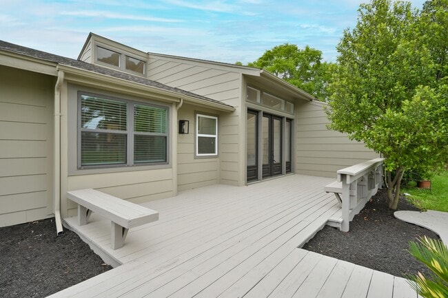 Building Photo - 62 April Village Rental