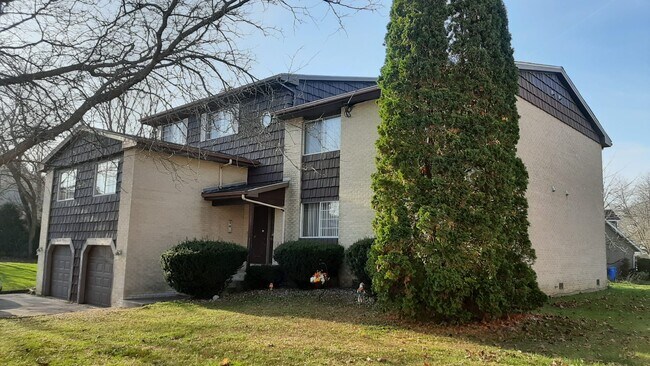 Photo - 961 High Meadow Dr