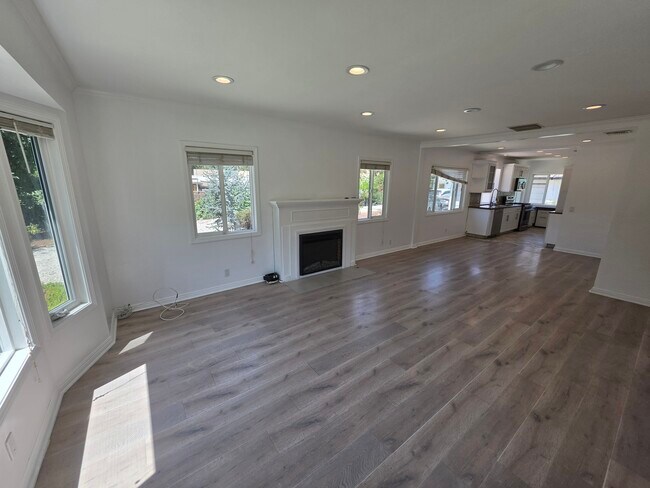 Photo - 9805 La Tuna Canyon Rd