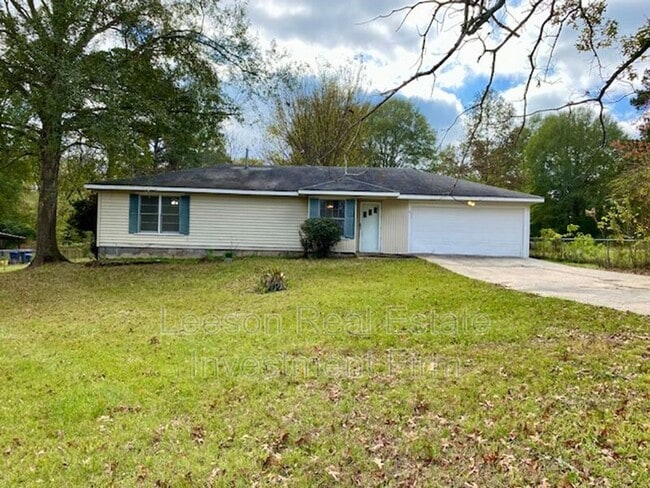 Building Photo - 1819 Shady Ln