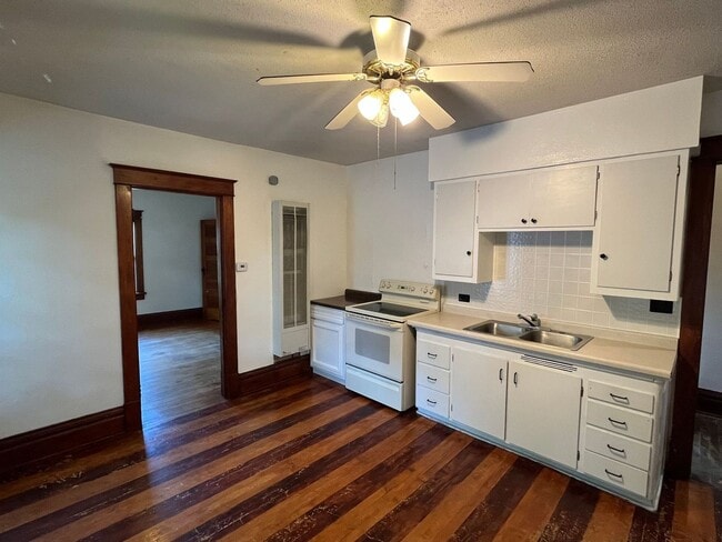 Photo - 315 Humboldt Ave Apartment Unit Upper