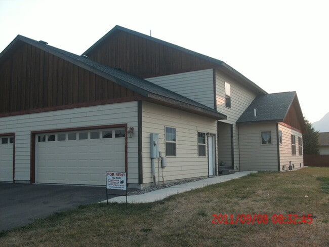 Columbia Falls 3 Bedroom Townhome! - Columbia Falls 3 Bedroom Townhome!