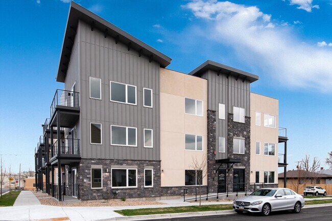 Photo - 1588 Routt St