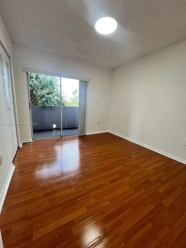 Photo - 2680 W 76th St Condominio Unidad 213