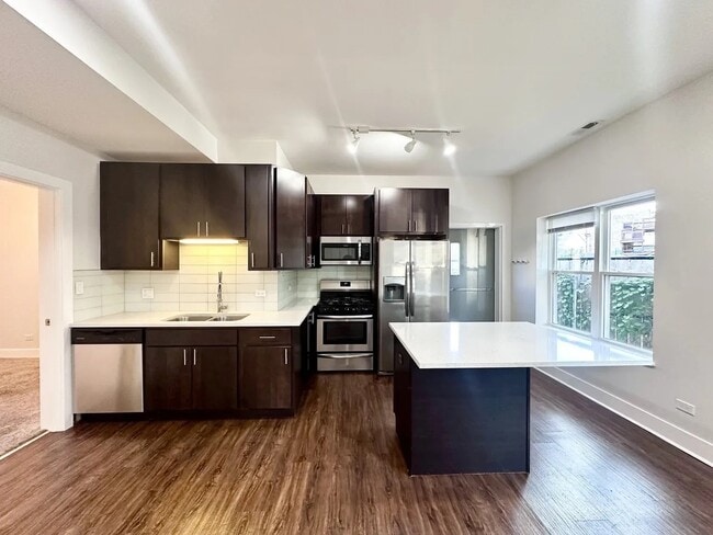 Photo - 2959 N Hamlin Ave Unit 1B