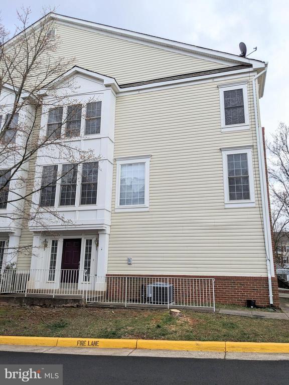 Photo - 46178 Cecil Terrace