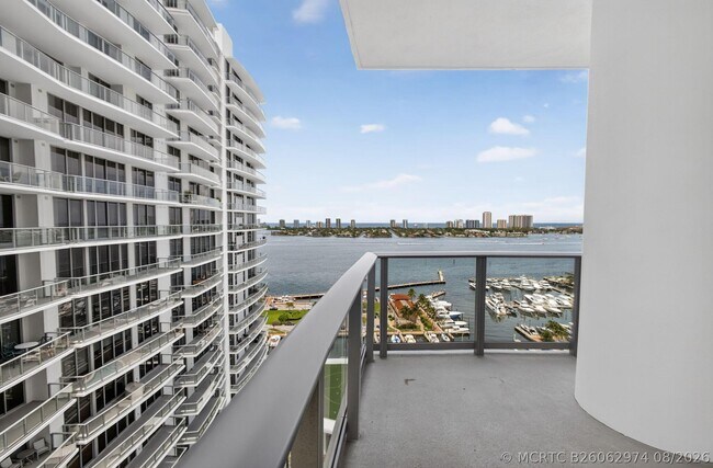 Building Photo - 220 Lake Shore Dr Unit 1702