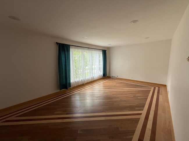 Photo - 8447 N Oriole Ave