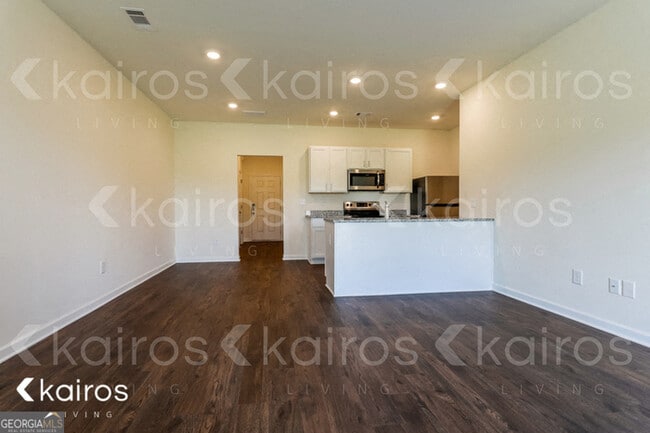 Photo - 202 Long Is Dr