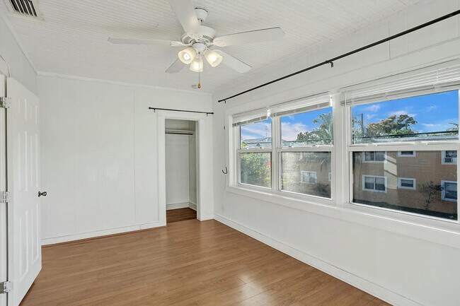 Photo - 420 3rd Ave S