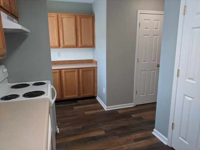 Kitchen - 202 Alde St