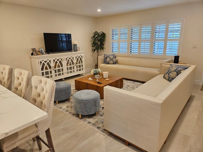 Photo - 3951 NE 17th Ave