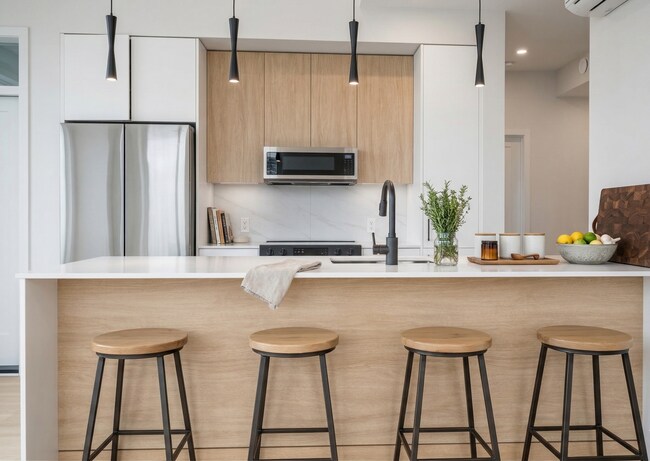 Building Photo - 34395 Gladys Ave