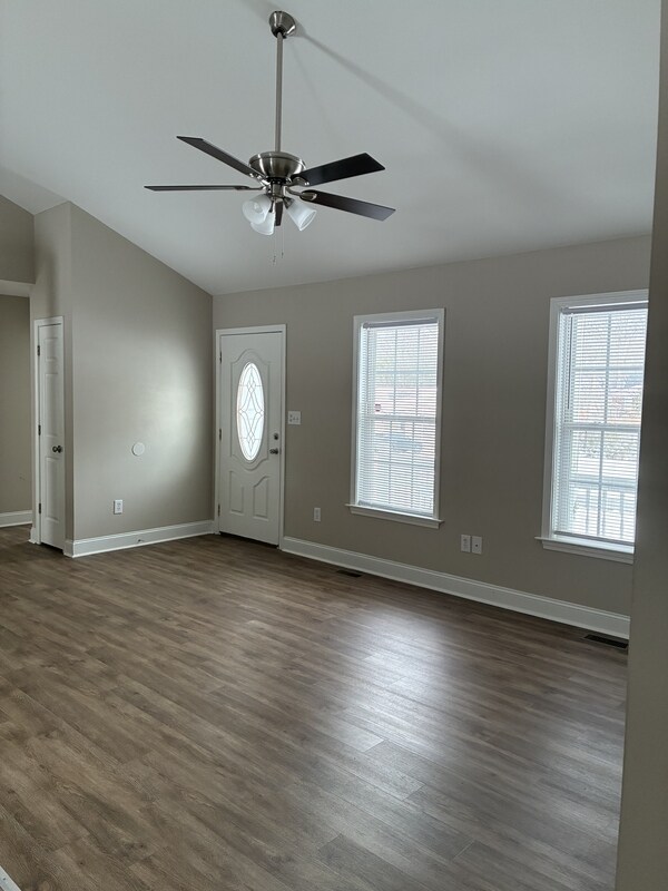 Photo - 231 Summerpine Pl