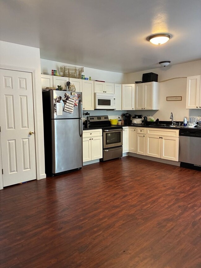 Building Photo - McKeon Park Apartments Unit 9