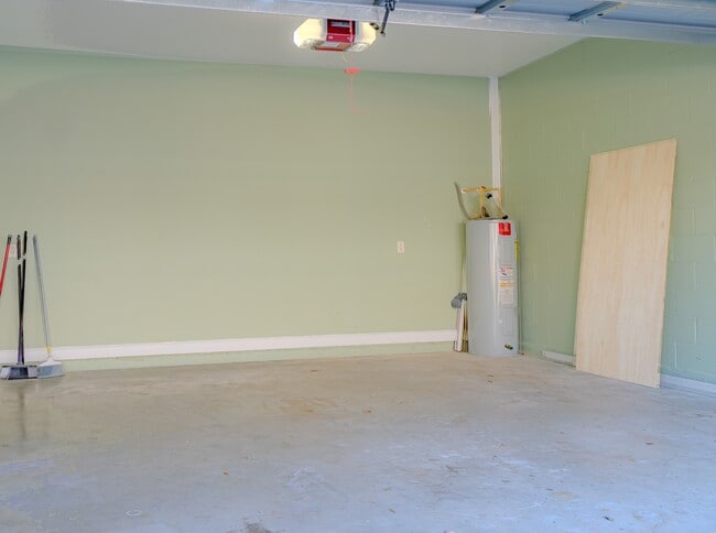 Photo - 304 Coral Beach Cir