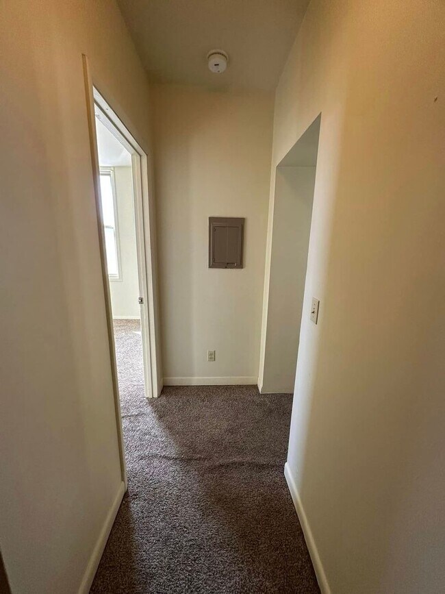 820 York St Unit 820 1/2 York St.