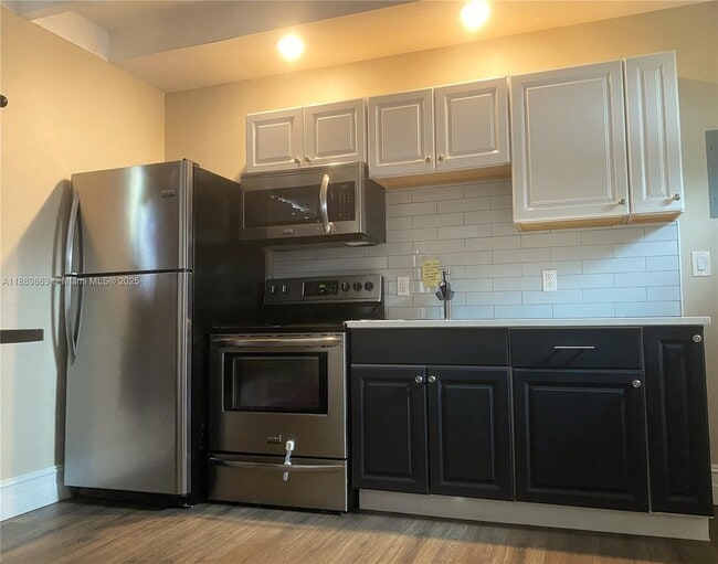 Photo - 812 SW 16th Ct Unit B Rear