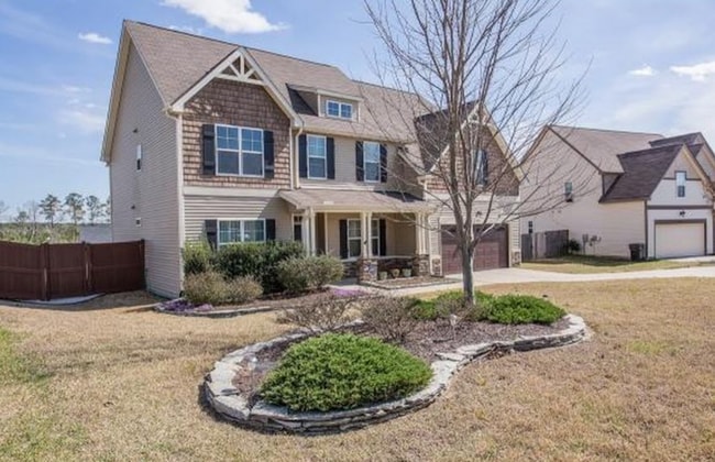Building Photo - 4 bd/ 2.5 ba located MINUTES from Fort Bra... Rental