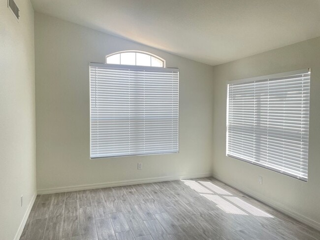 Photo - 1113 W Sparrow Dr