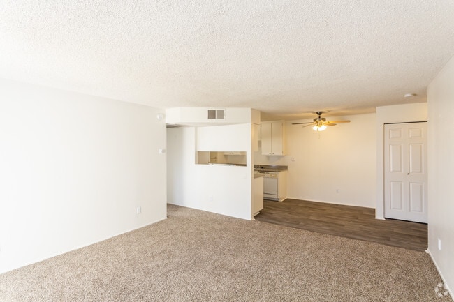 2 BR, 2 BA - 910 SF - Summit Apartments