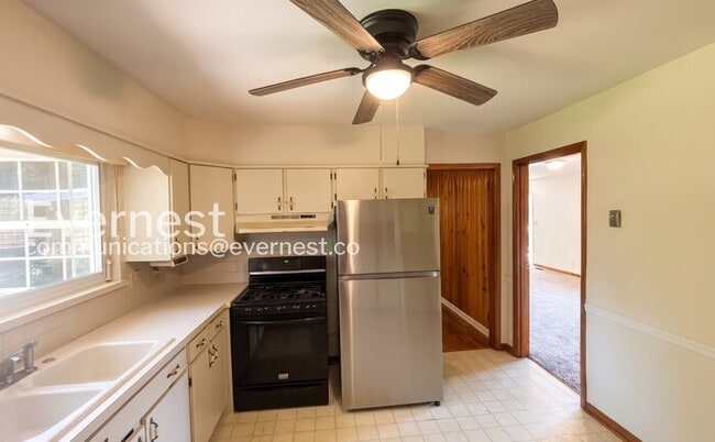 Photo - 1407 Cloverdale Cir