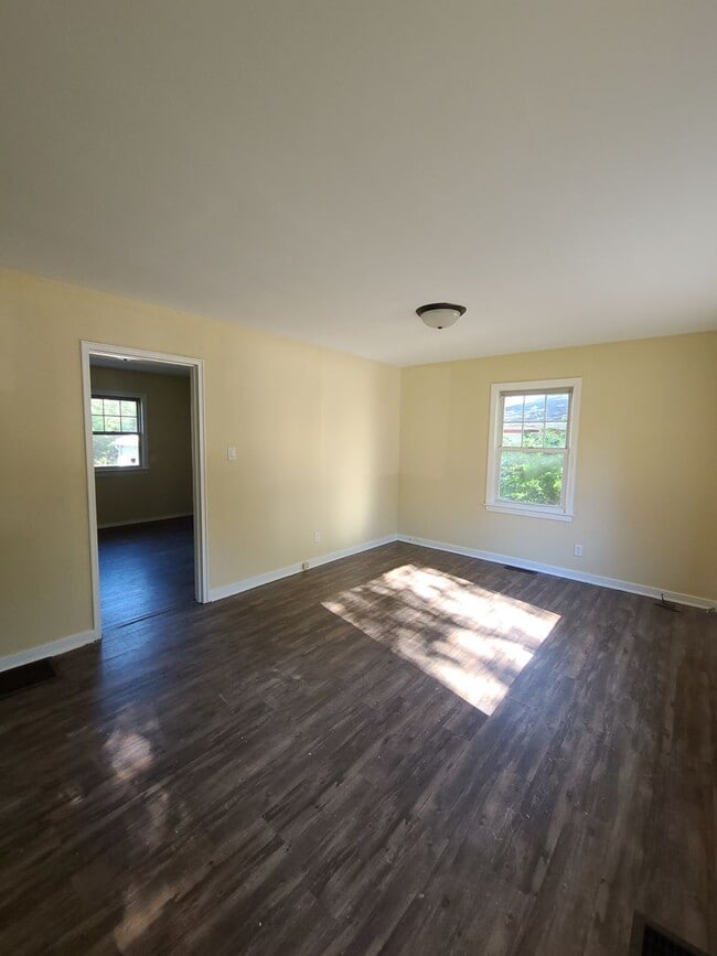 Photo - 210 Brookwood Dr