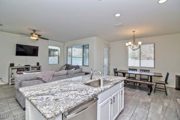 Photo - 2254 E University Dr