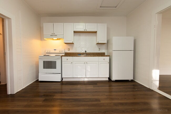 Building Photo - 1022 Kent St Unit Kent St