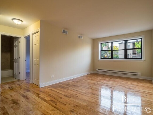 Building Photo - 1 bedroom in CHICAGO IL 60614 Unit 409 Rental
