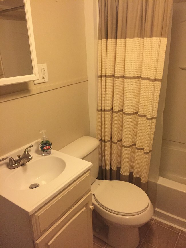 Photo - 623 Coffeen St