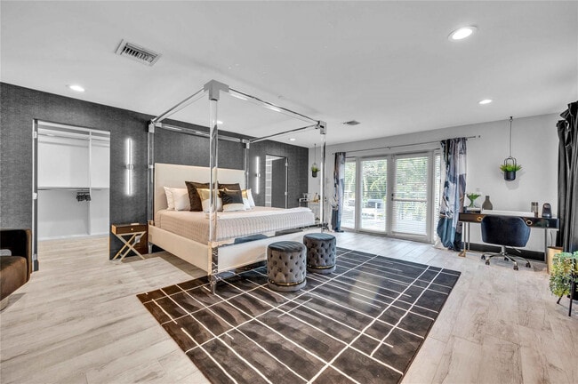 Photo - 2323 Delmar Pl