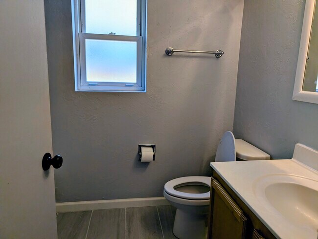 Photo - 2432 E Eastland St