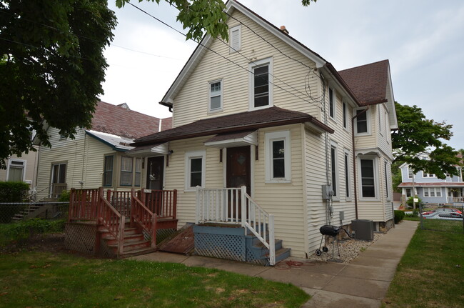Entrance, Left Stair - 2429 N Oakland Ave Unit Upper