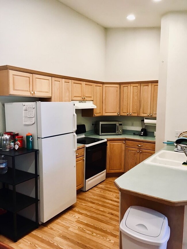 Photo - 1533 Riverside Ave