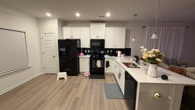 Photo - 3840 Pressley Ln