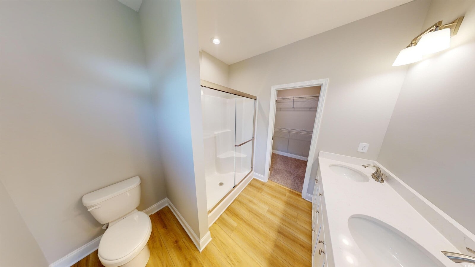 Photo - 1052 Moen Lp