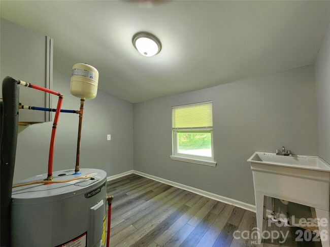 Photo - 4633 Club View Dr