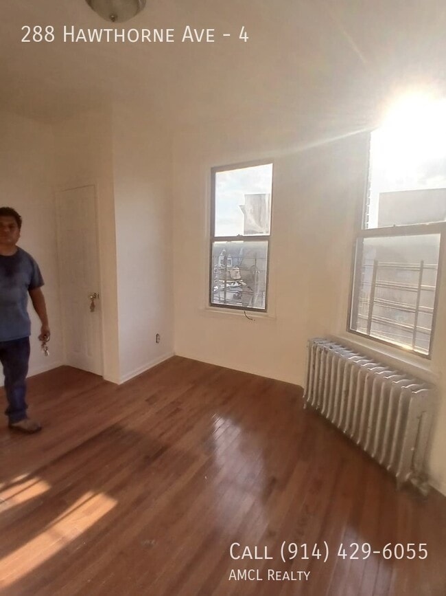 Photo - 288 Hawthorne Ave Unidad 4