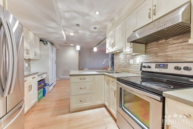 Photo - Spacious 2 Bedroom 1 Bathroom Basement Suite for Rent – North Delta Unité Basement