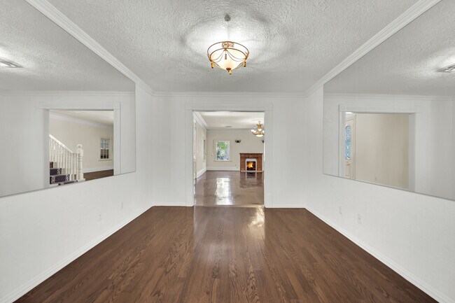 1250 Shadow Ln