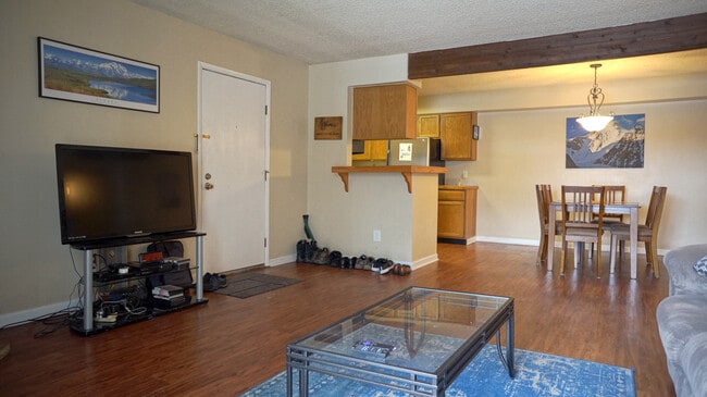 Building Photo - 3-6 Month short term lease options