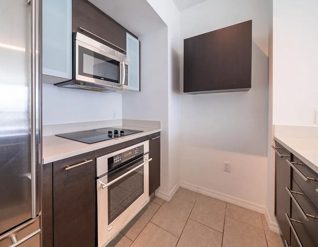 Photo - 55 SE 6th St Unidad 4010