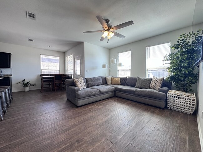Photo - 1710 Wrigley Dr