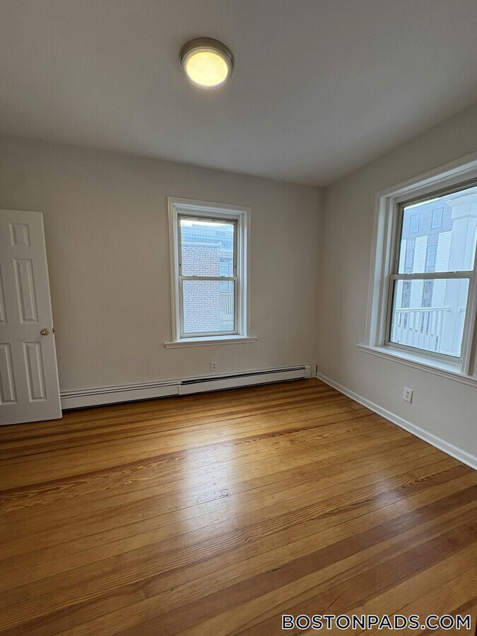 Photo - 6 Litchfield St Unit 3